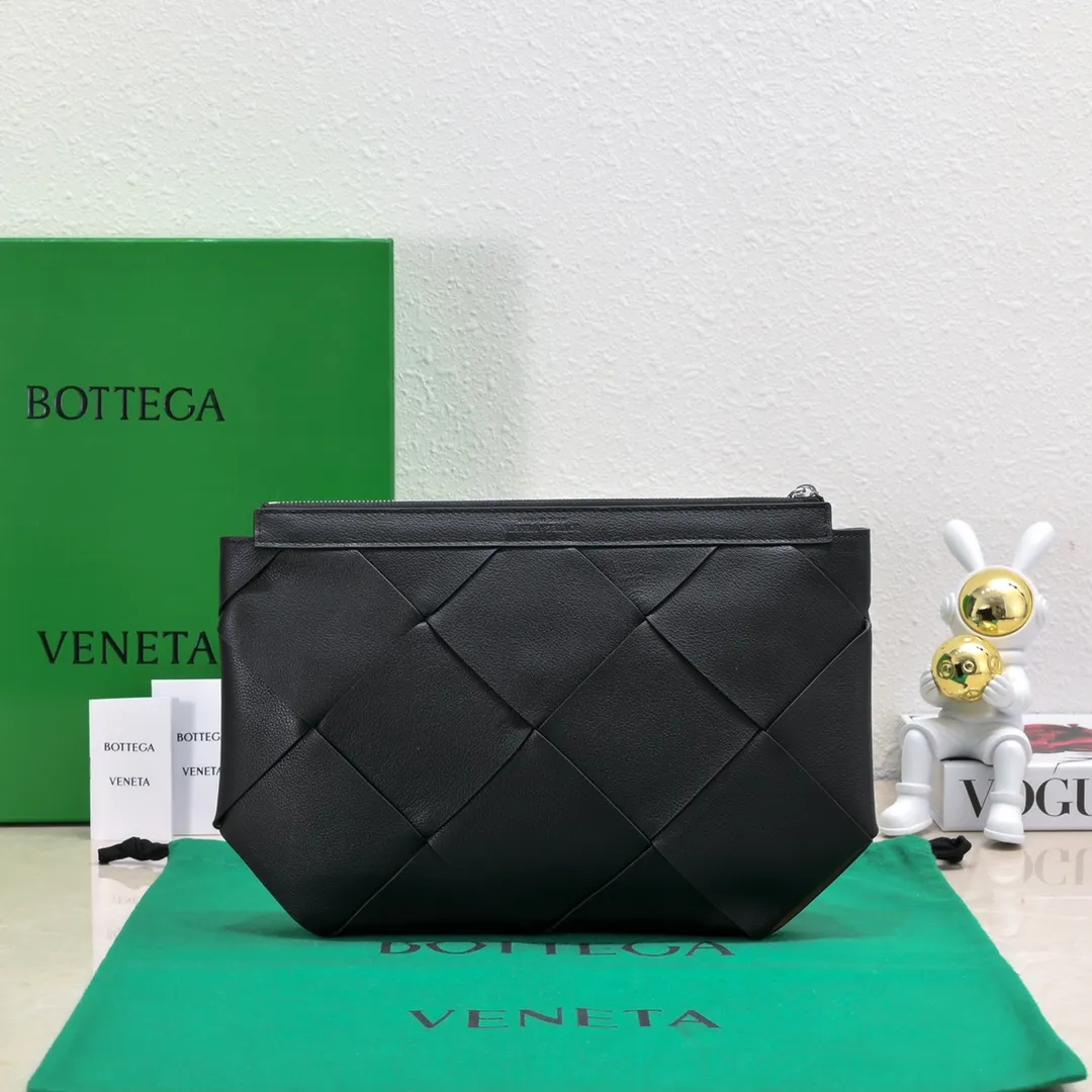 B's new lightweight shape-changing design handbag, suitable for both men and women, suitable for daily use, from small woven to large woven, simple and easy to wear, the leather has the best feel, a worth buying item, size 35*19*1cm [6689#]